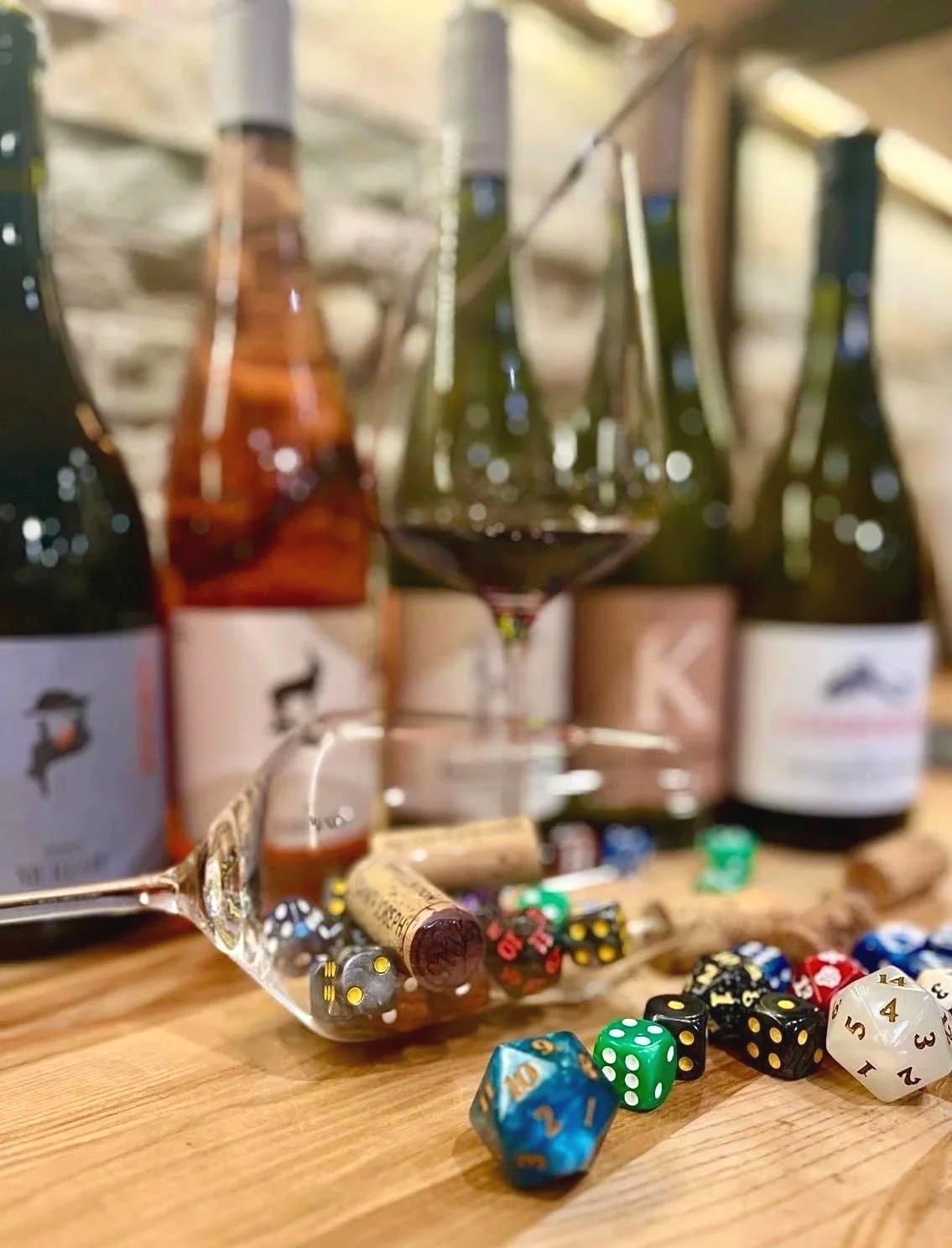 Atmosphäre im Würfel & Wein